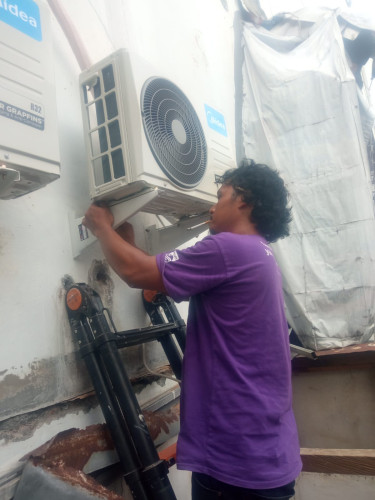 Pemasangan AC di malang